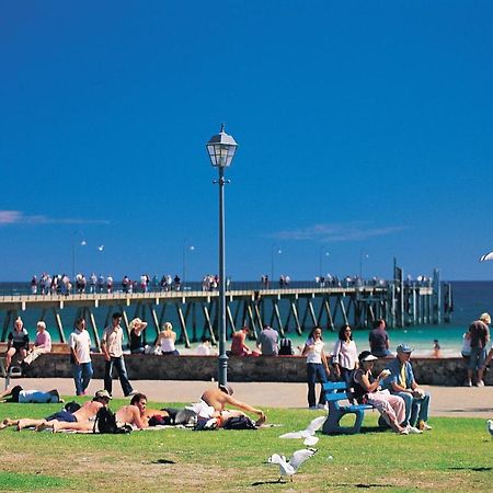 Glenelg Holiday Apartments - Corfu Adelaide Luaran gambar