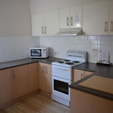 Glenelg Holiday Apartments - Corfu Adelaide Luaran gambar