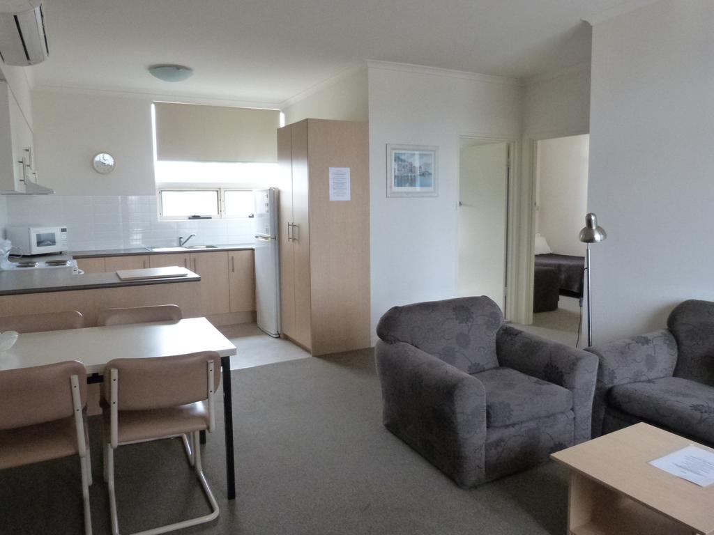 Glenelg Holiday Apartments - Corfu Adelaide Bilik gambar