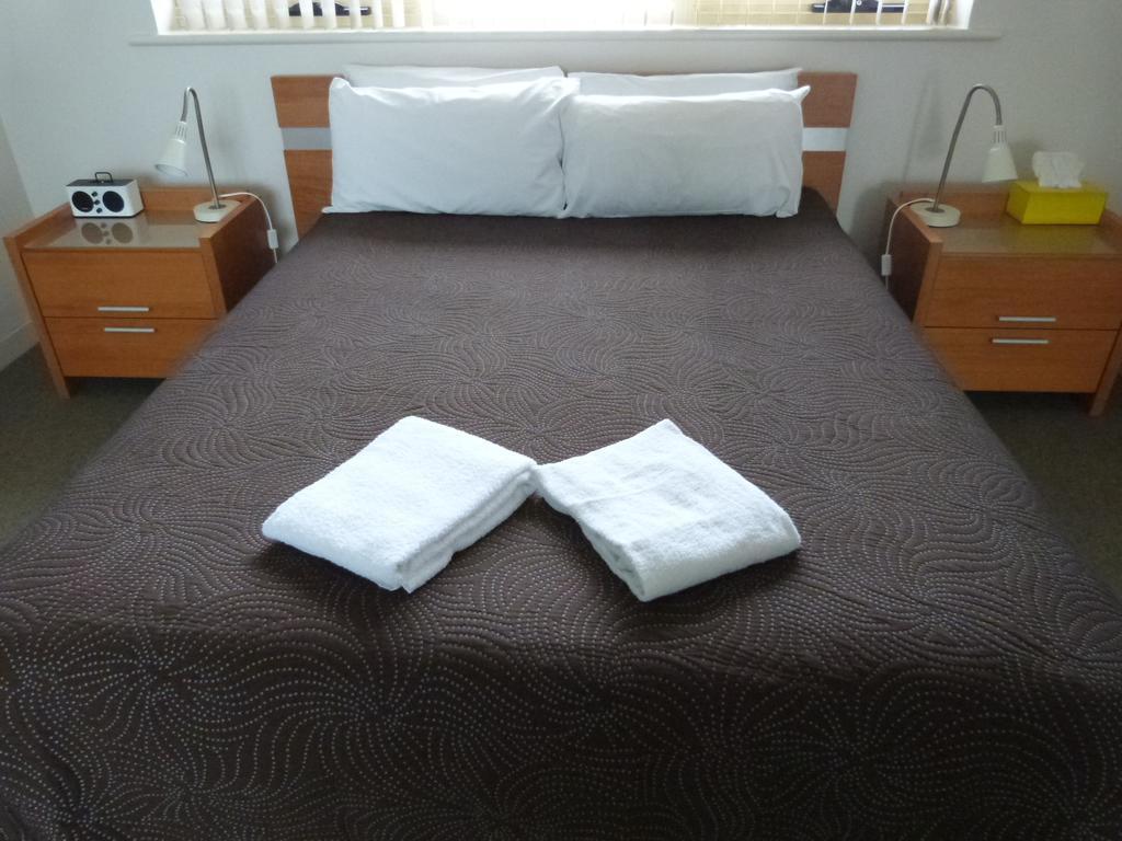 Glenelg Holiday Apartments - Corfu Adelaide Bilik gambar