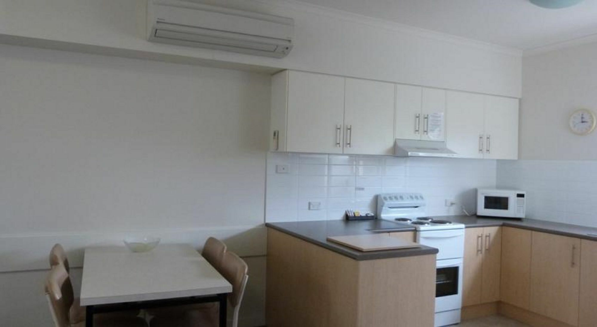 Glenelg Holiday Apartments - Corfu Adelaide Luaran gambar
