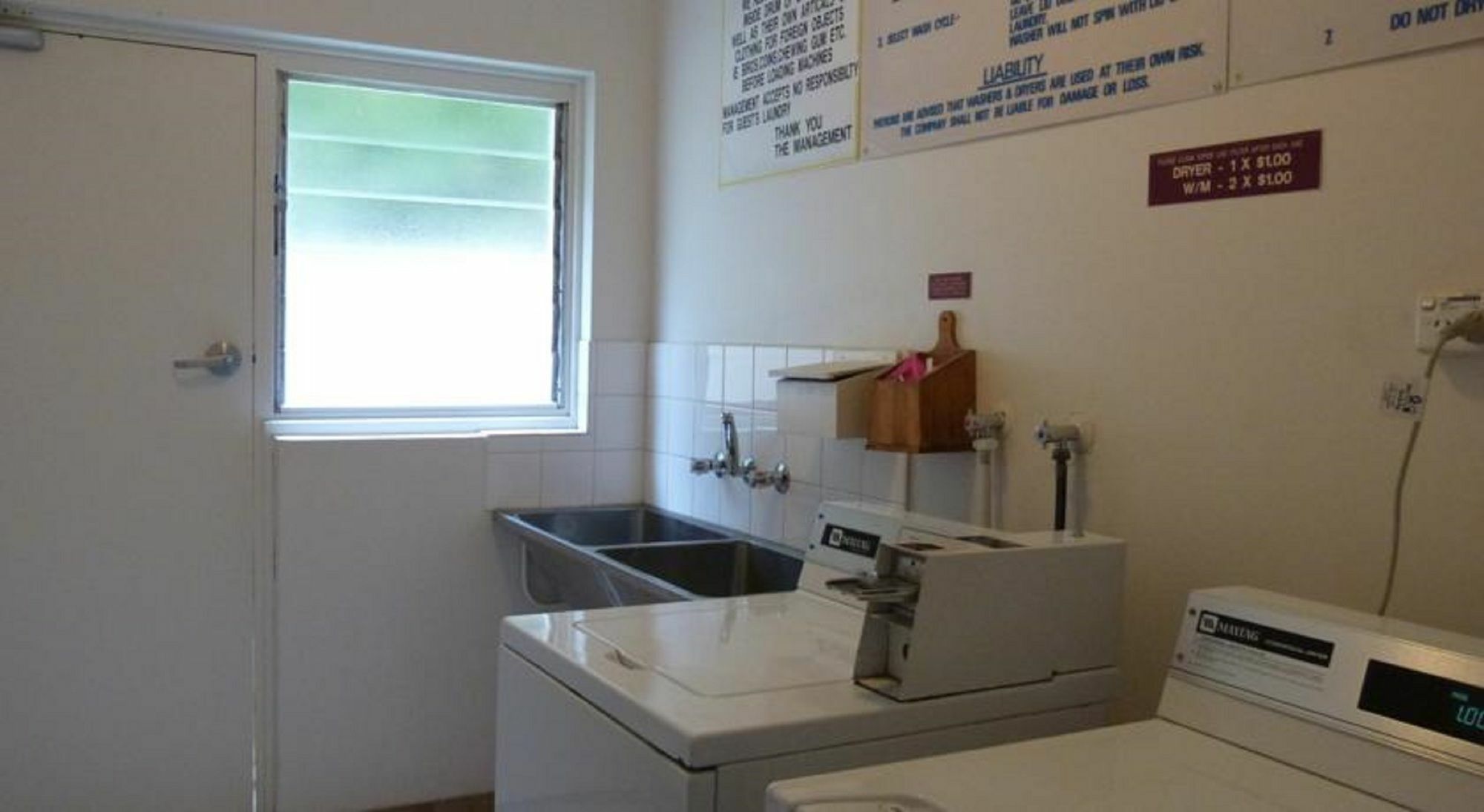 Glenelg Holiday Apartments - Corfu Adelaide Luaran gambar