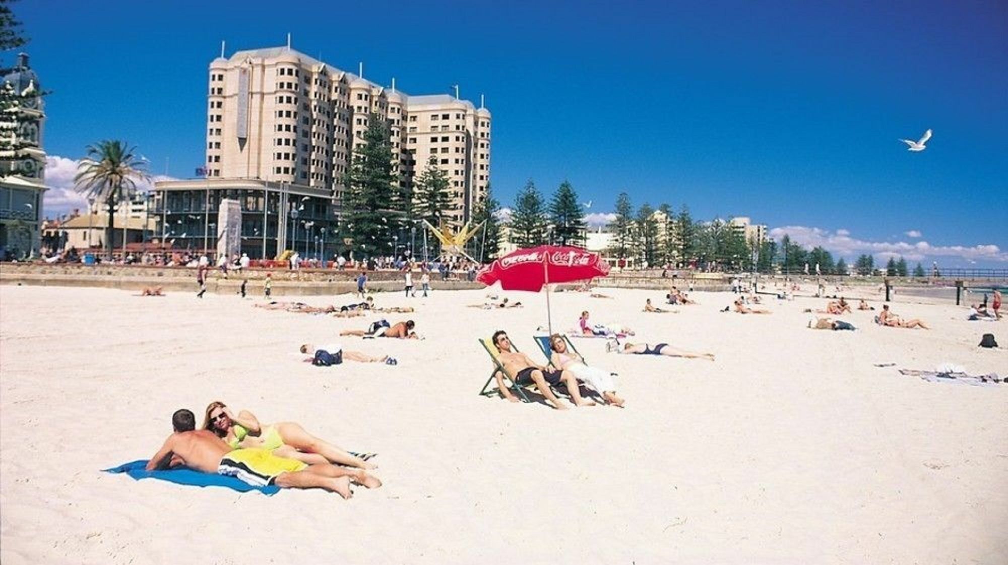 Glenelg Holiday Apartments - Corfu Adelaide Luaran gambar