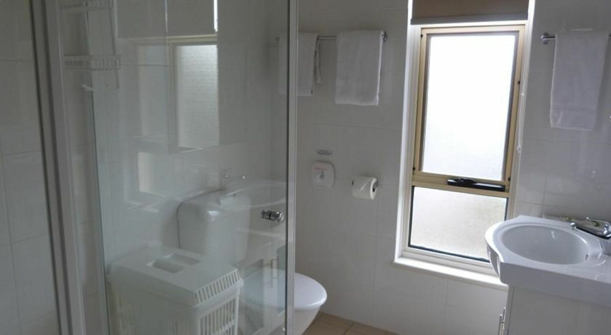 Glenelg Holiday Apartments - Corfu Adelaide Luaran gambar